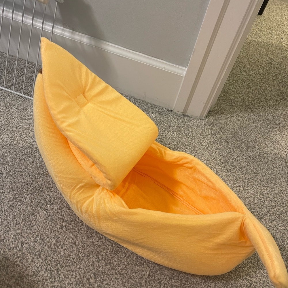 Banana Cat Bed NWOT